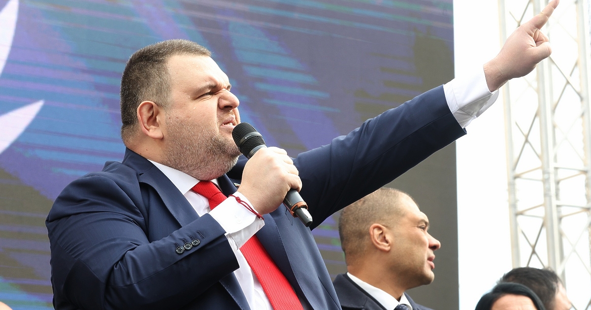 Шоу за пред публиката или гръм в рая? Делян Пеевски