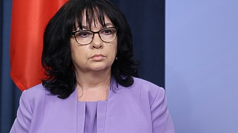 Президентът Радев отдавна участва в политическия живот а сега иска