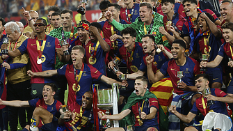 Барселона вдигна Купата на краля след зрелищна победа с 3 2
