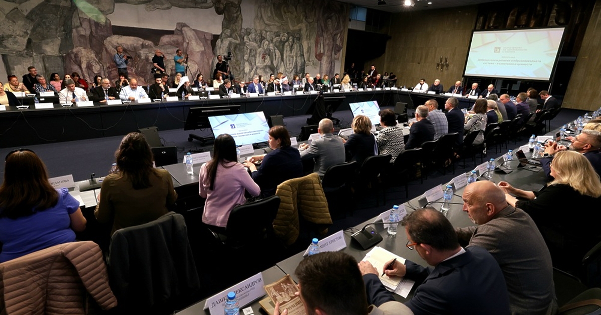 На 8 май Министерство на образованието и науката (МОН) трябва