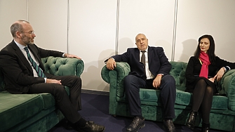 Мария Габриел пак е издигната от ГЕРБ за заместник председател на