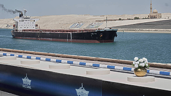 Искането на Доналд Тръмп американските кораби да минават през Суецкия