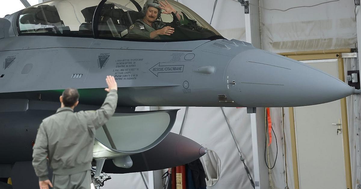 Аверчетата на главния льотчик в авиобазата бъзикали във Ф-16. Искали