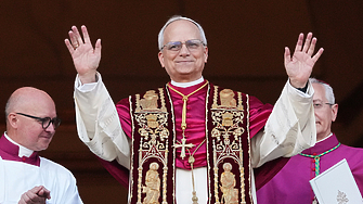 Нека мирът да бъде сред всички вас Мирът да бъде