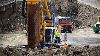 Преди местни избори всички кандидат кметове твърдят че ще доведат бизнеса