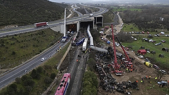 Гръцкото правителство променя законодателството след протестите за железопътната катастрофа при