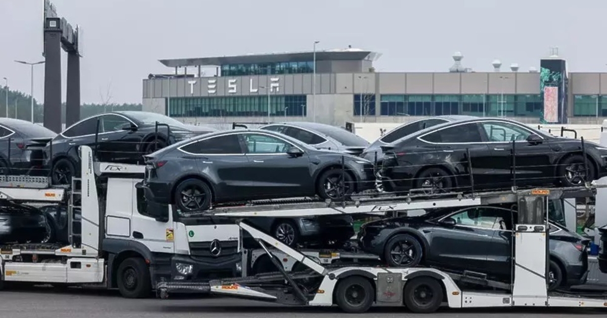 Тесла (Tesla) е продала 382 автомобила в Нидерландия през април.