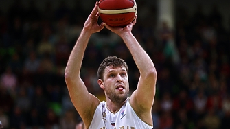 Най добрият български баскетболист Александър Везенков получи поредно признание Националът бе