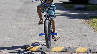 Невероятно но факт – откраднат е т нар легнал полицай от