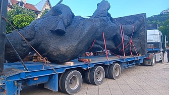 Дни преди честванията на Христо Ботев паметникът му беше върнат