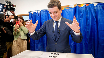 Никушор Дан центристкият кмет на Букурещ който вчера спечели балотажа