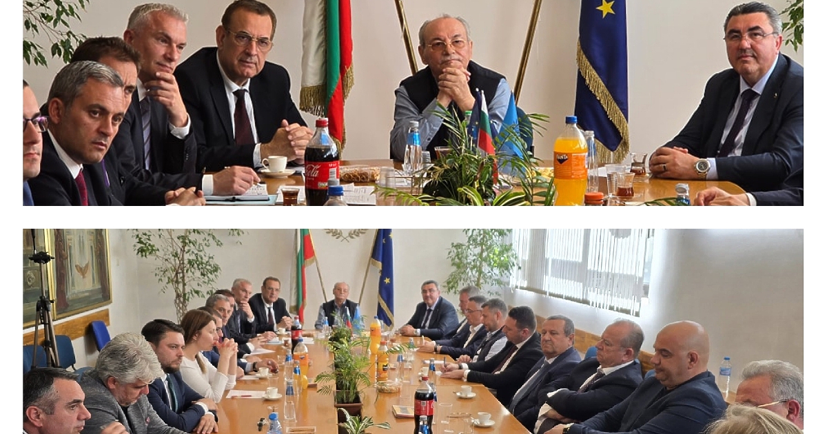 Почетният председател на ДПС Ахмед Доган е участвал в сбирка