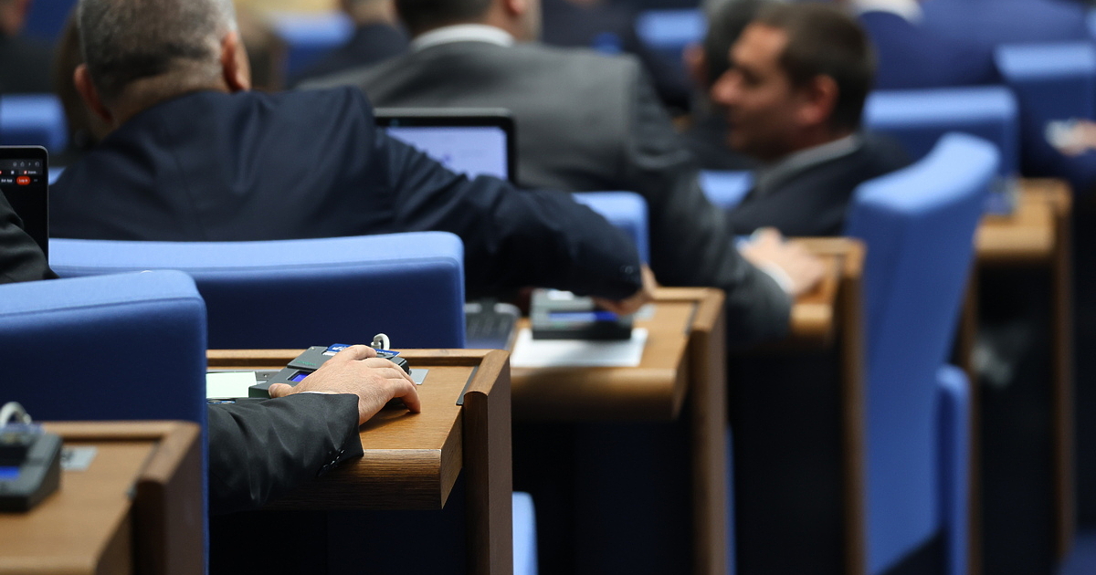 В 22-ия ден на май в Народното събрание предложението на