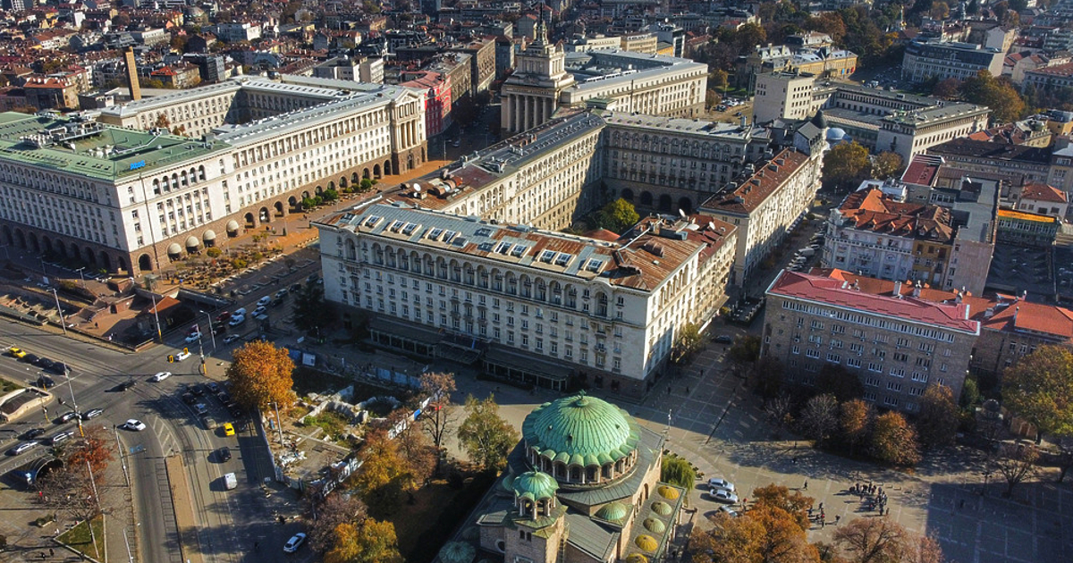 Има референдум, няма референдум. - Парламентът върна на Румен Радев
