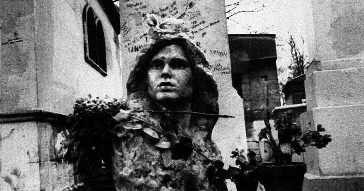 Парижката полиция е открила бюст на Джим Морисън. Това се случва