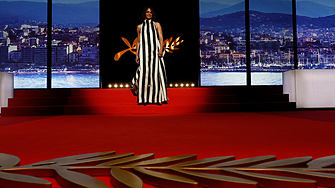 Според правилата на червения килим в Кан тази година не