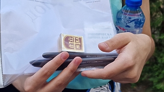 Учениците избират между интерпретативно съчинение Разум и чувства по Крадецът на