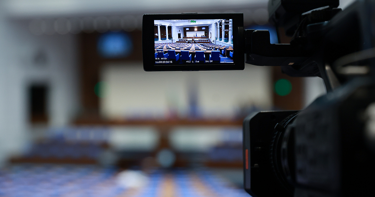 Първите две политически сили – ГЕРБ и Продължаваме промяната – Демократична