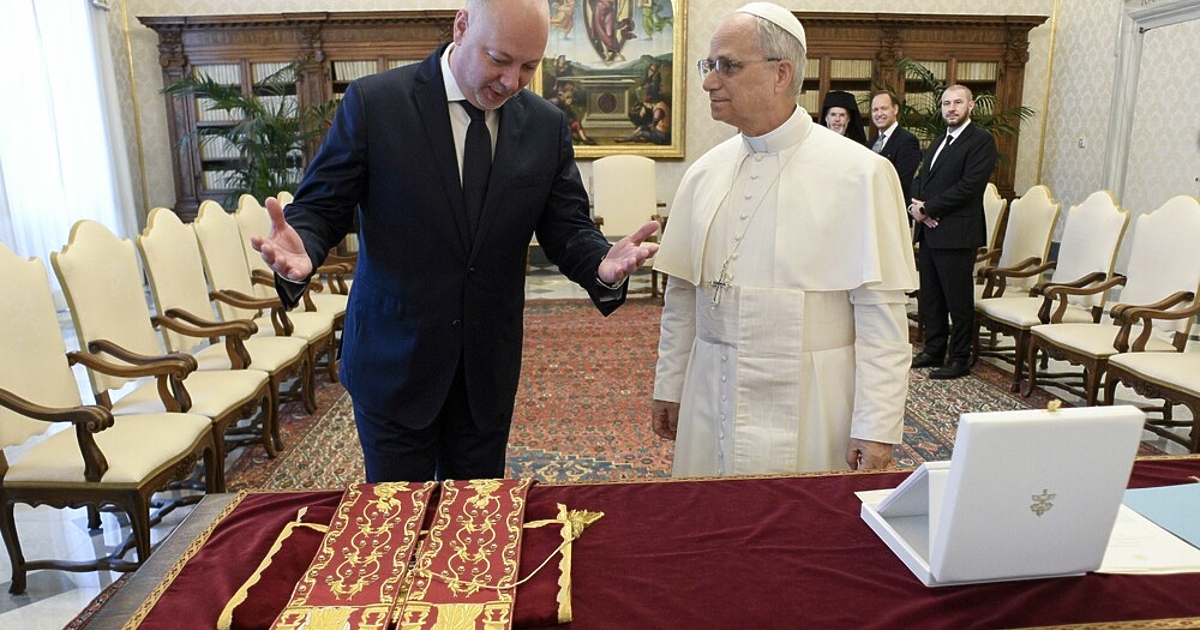 Папата е един ангажиран проповедник, който все повече ще влиза