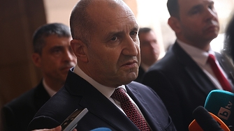 Депутатите от Демократична България и ГЕРБ СДС са срещу демокрацията Това обяви