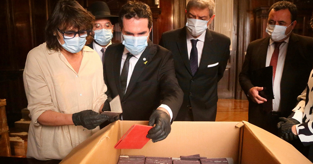 В мазето на Върховния съд на Аржентина бяха открити кашони