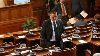 Починал е Алиосман Имамов – бивш зам председател на Народното събрание