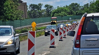 Нови поредни ремонти затварят магистралите или полумагистралите този месец Това
