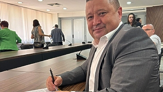 След новопокръстената във вярата на Новото начало кметица на Момчилград