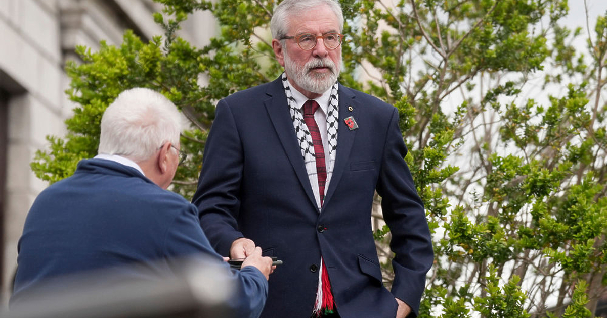 Бившият лидер на ирландската партия Шин Фейн Джери Адамс получи