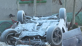 Критичната липса на вещи лица и ненавременното изготвяне на ключови