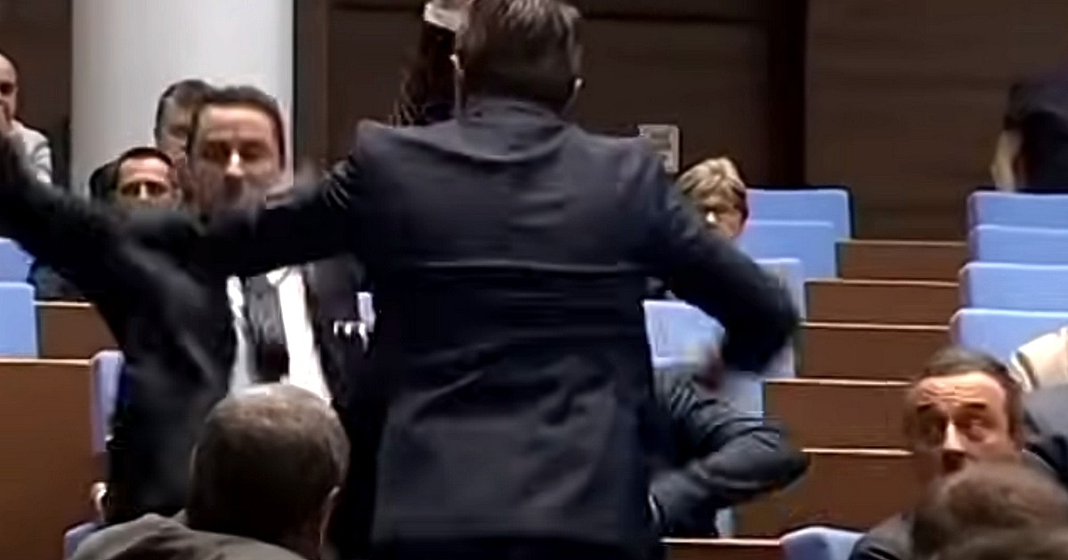 От Продължаваме промяната – Демократична България“ (ПП-ДБ) искат подкрепа от