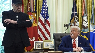 Едва напуснал Вашингтон Великия резач на държавни разходи Илон Мъск атакува