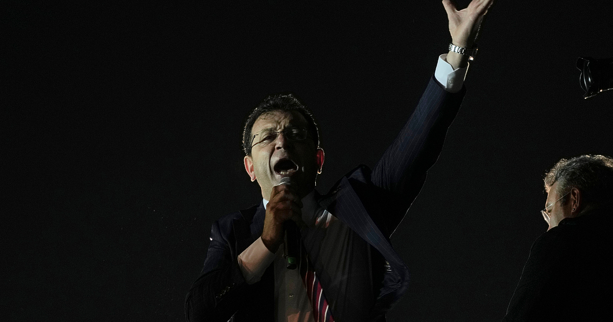 Временно отстраненият от поста и арестуван кмет на Истанбул Екрем