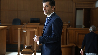 Защитата на Кирил Петков поиска днес още на първото заседание