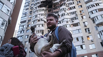 Четирима души бяха убити при руска атака с дронове и балистични ракети