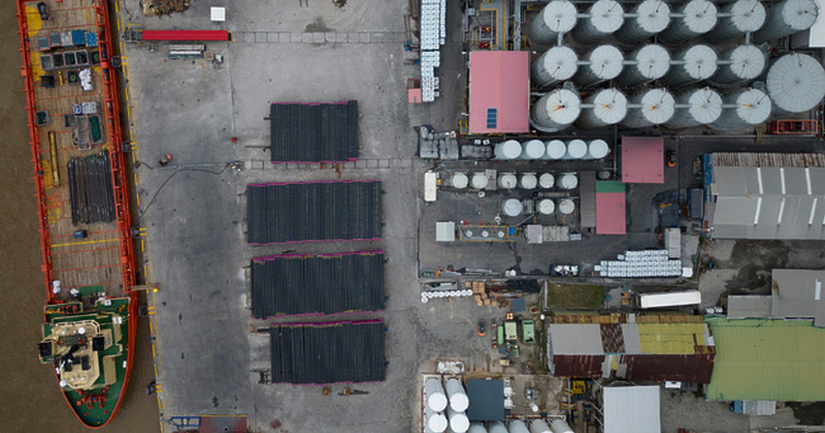 Цените на петрола скочиха с близо 9% в петък, след