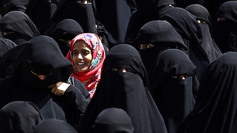 Президентът на Казахстан Касъм Жомарт Токаев подписа закон който забранява носенето