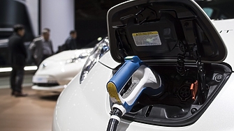 Автомобилният концерн Стелантис Stellantis се отказва от разработването и производството