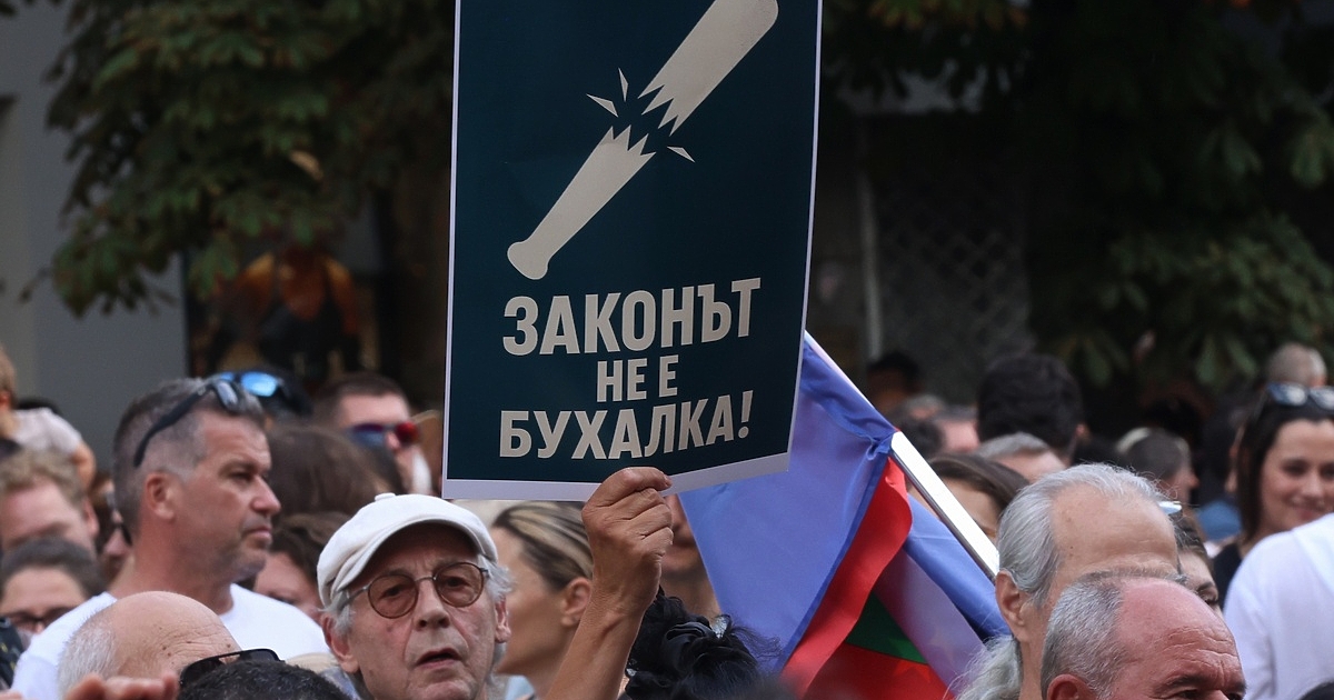 Близо 10 дни от ареста на варненския кмет гражданското недоволство