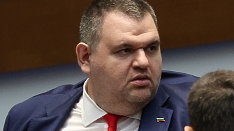 Лидерът на ДПС Ново начало Делян Пеевски дойде в