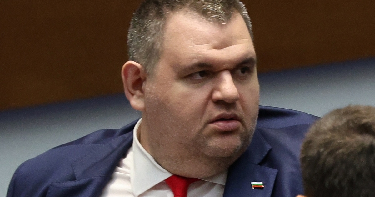 Лидерът на ДПС - Ново начало Делян Пеевски дойде в