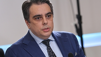 Председателят на ПП Асен Василев се закани в понеделник да