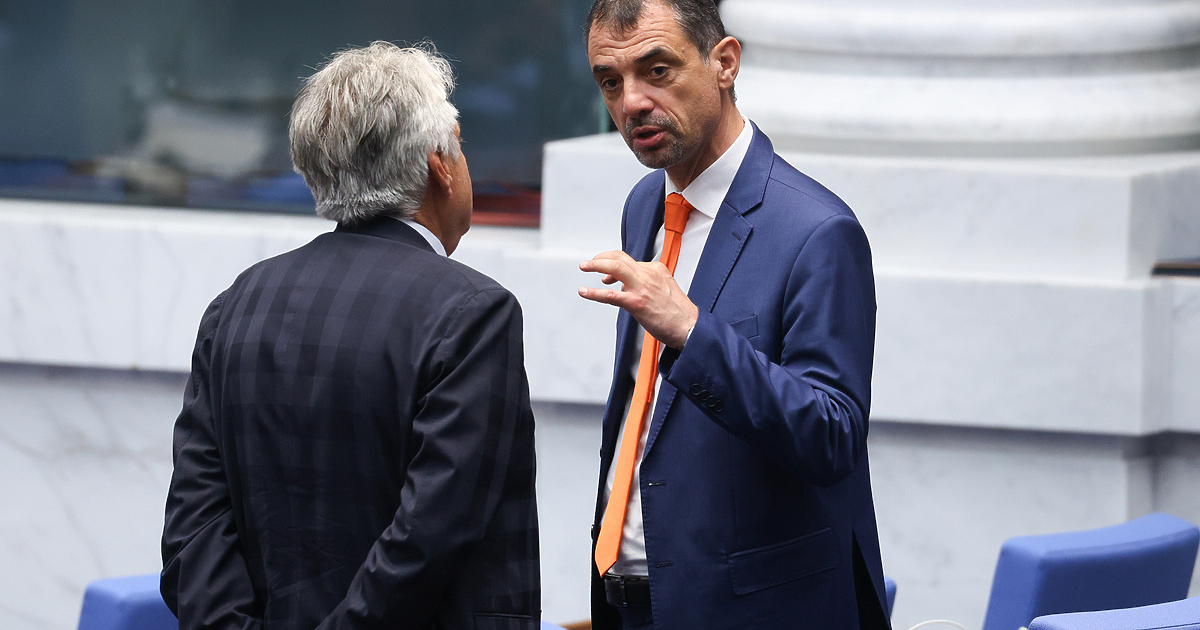 Домът на депутат от парламентарната група на Ахмед Доган е