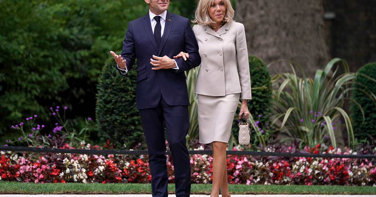 Съпругата на френския президент Брижит Макрон е подала жалба до