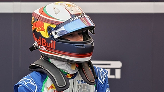 Председателят на Народното събрание Наталия Киселова поздрави Никола Цолов по случай