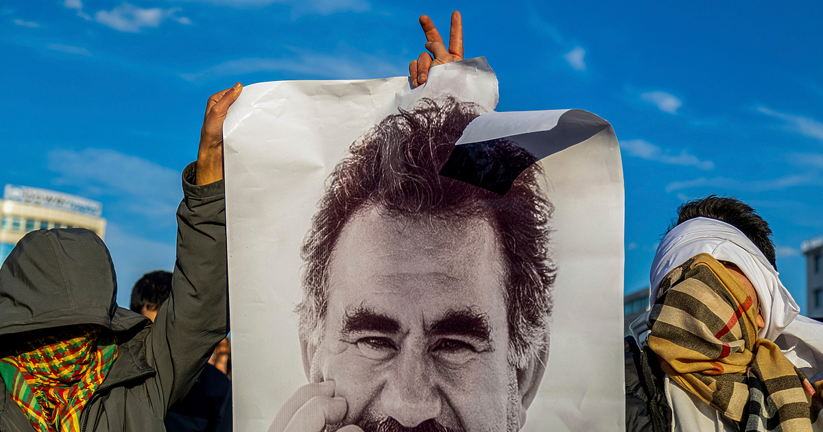 През май ПКК обяви, че прекратява въоръжената борба срещу турската