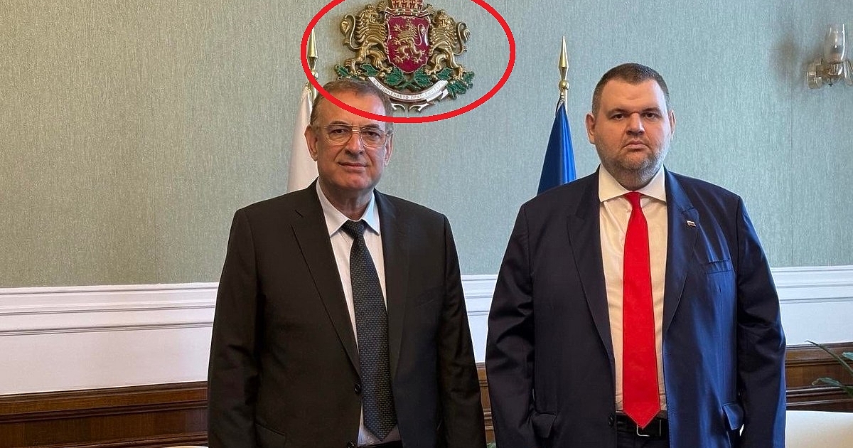 10 000 лева струва гербът в кабинета на Делян Пеевски