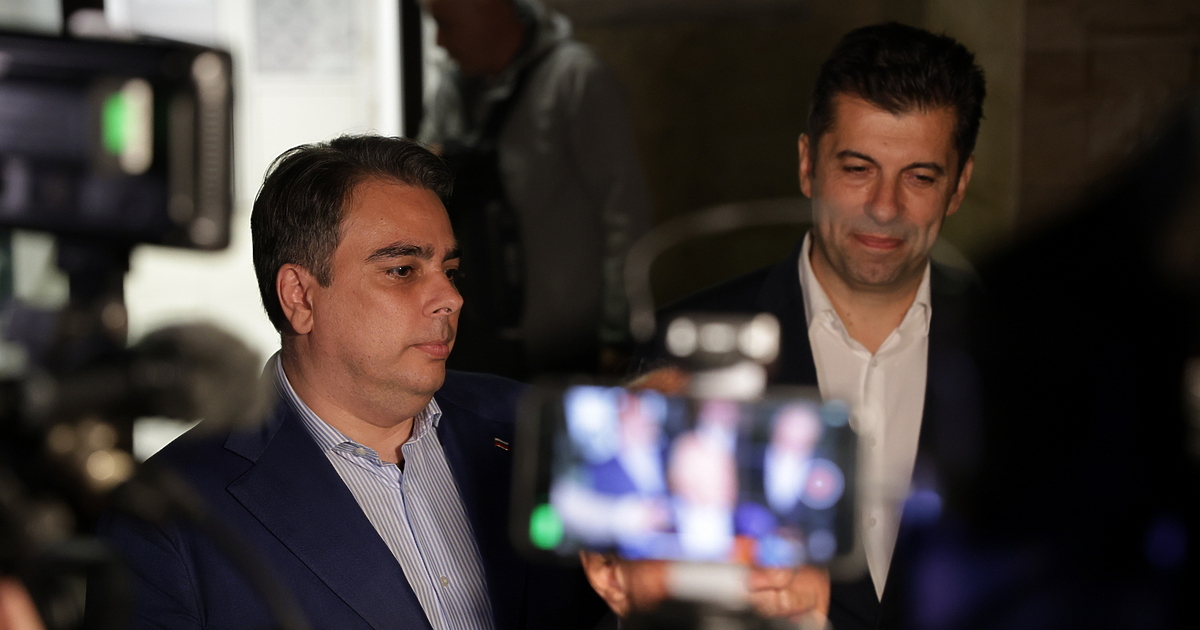 Съпредседателите на Продължаваме промяната Кирил Петков и Асен Василев призоваха