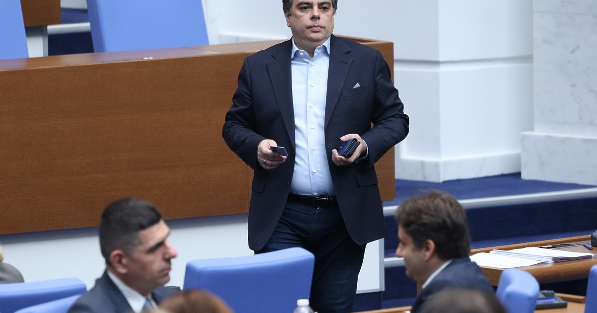 Продължаваме промяната – Демократична България“ (ПП-ДБ) вероятно ще се раздели