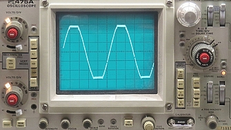 По професия съм адвокат а баща ми Асен Видолов е инженер